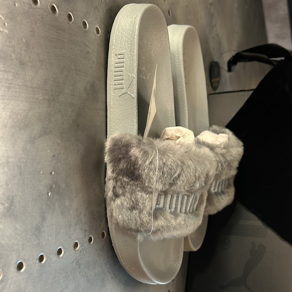 Rihanna Leadcat Fenty Quarry-Puma Silver Slides Size 8 1/2 NWT - Picture 3 of 5